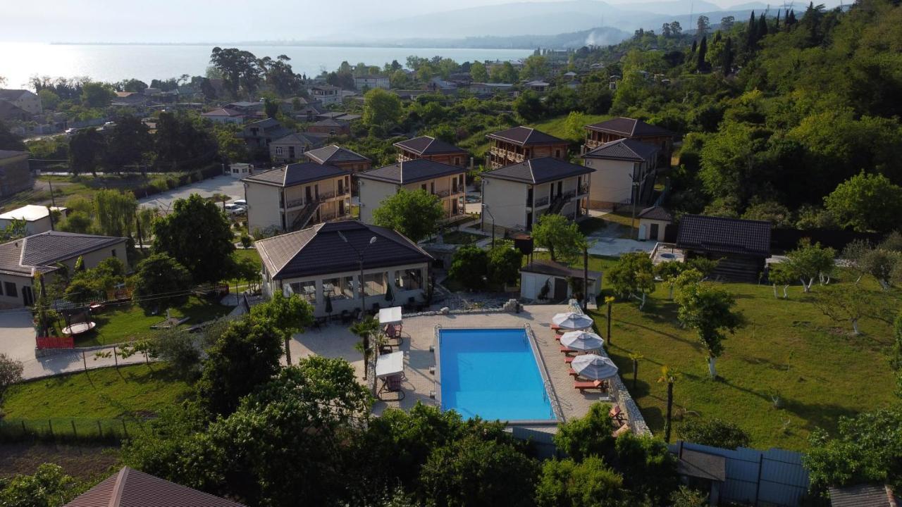 סוקהום Hotel Paradise מראה חיצוני תמונה