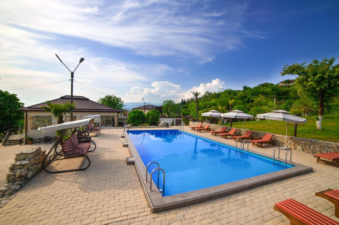 סוקהום Hotel Paradise מראה חיצוני תמונה
