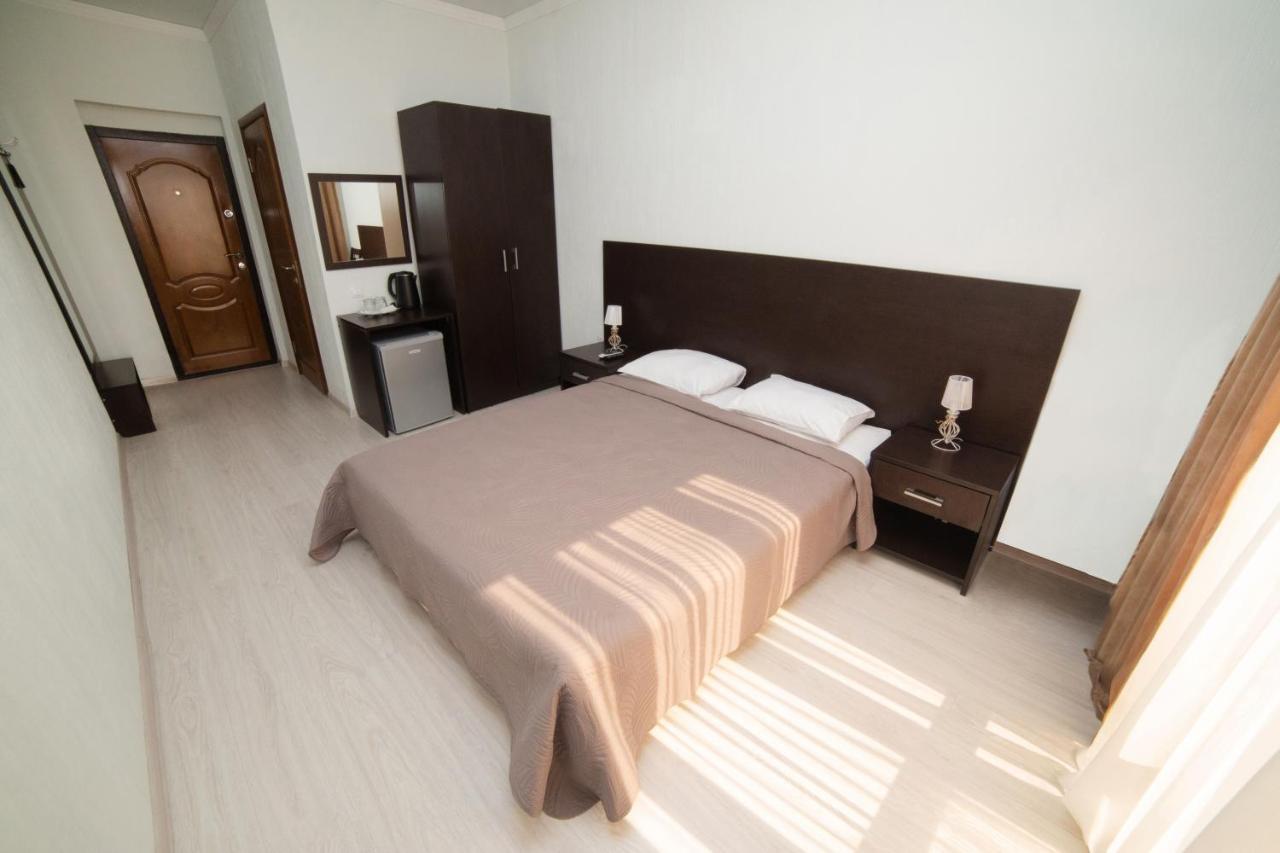 סוקהום Hotel Paradise מראה חיצוני תמונה