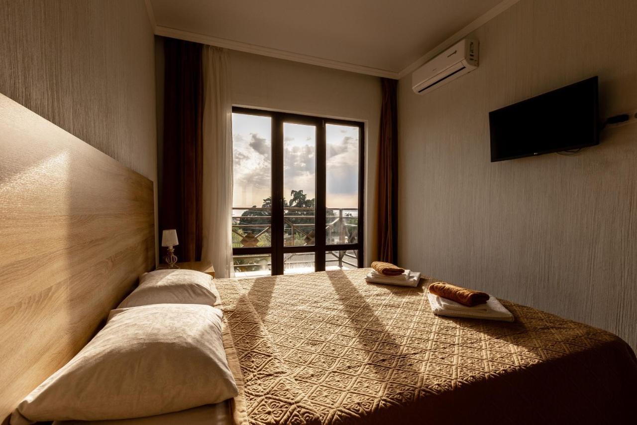 סוקהום Hotel Paradise מראה חיצוני תמונה