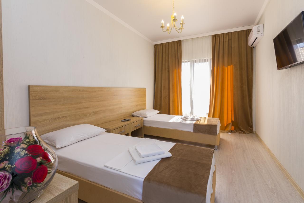 סוקהום Hotel Paradise מראה חיצוני תמונה